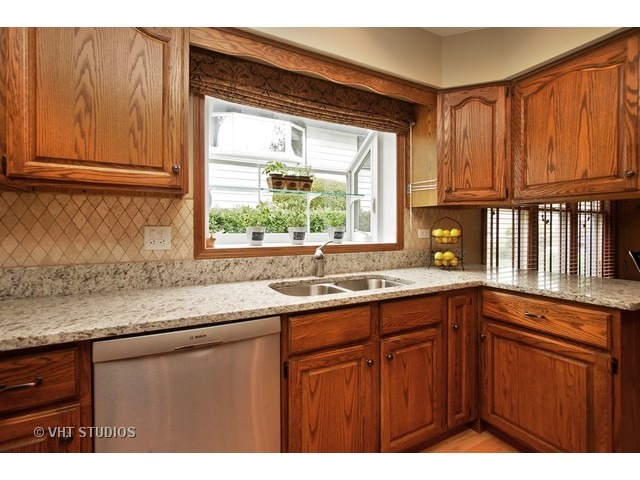 1360 Meyer Rd, Hoffman Estates, IL 60169 photo 24
