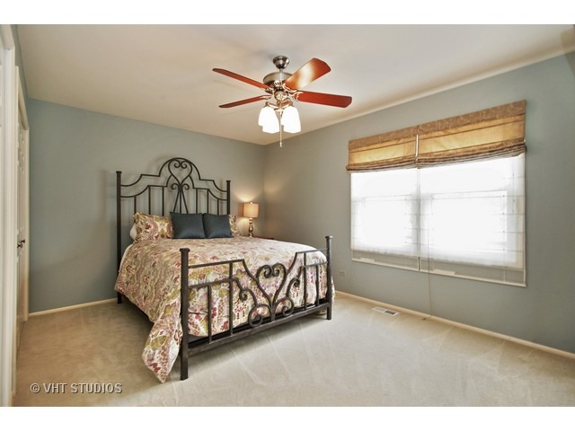 1360 Meyer Rd, Hoffman Estates, IL 60169 photo 16