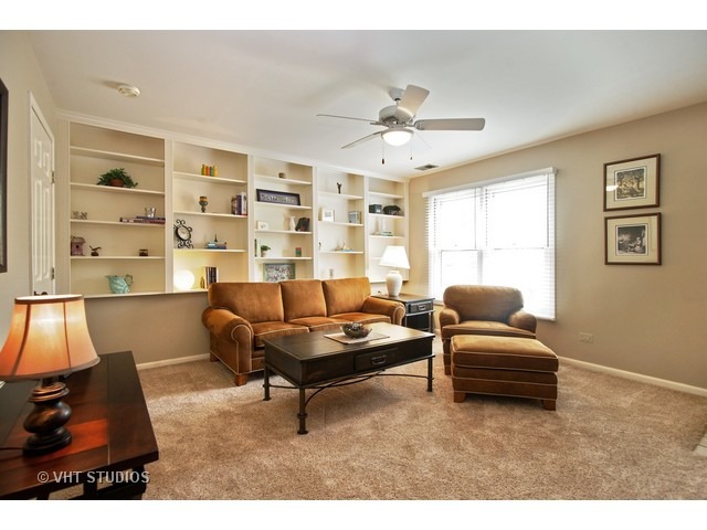 1360 Meyer Rd, Hoffman Estates, IL 60169 photo 11