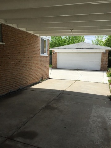 4677 W 83rd St, Chicago, IL 60652 photo 2
