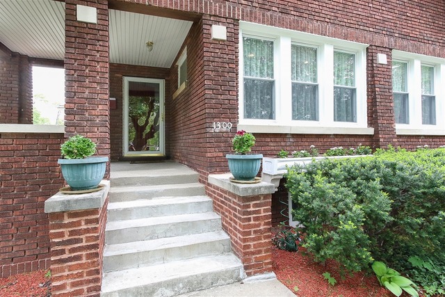 1300 E Prairie Ave, Des Plaines, IL 60016 photo 2