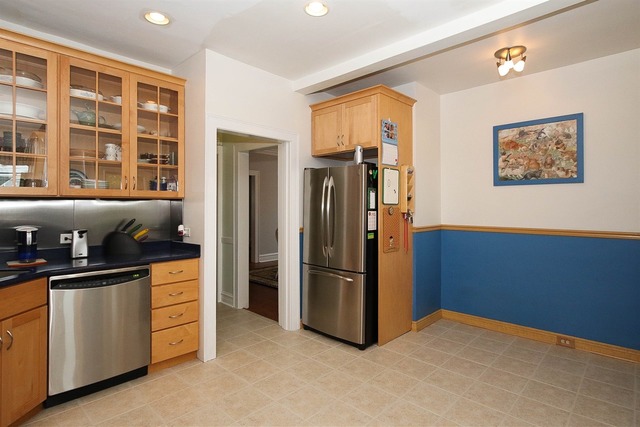 1300 E Prairie Ave, Des Plaines, IL 60016 photo 11