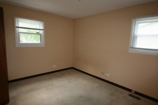 5718 Dover Rd, Oak Forest, IL 60452 photo 10