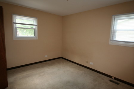 5718 Dover Rd, Oak Forest, IL 60452 photo 15