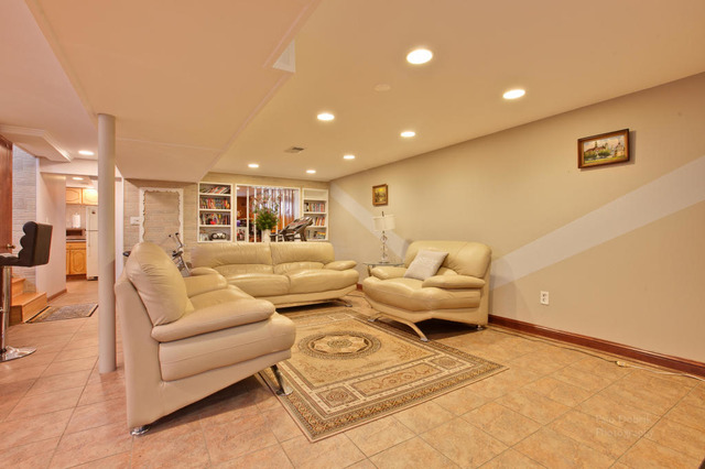 1301 N Lind Ave, Berkeley, IL 60163 photo 12