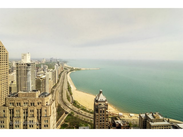 175 E Delaware Pl #4609, Chicago, IL 60611 photo 8