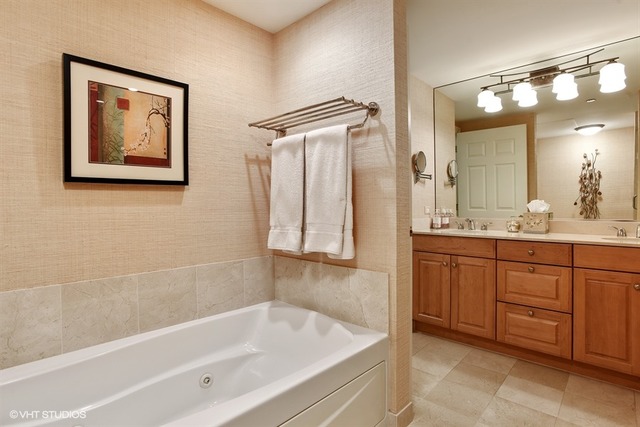 21 E Huron St #1203, Chicago, IL 60611 photo 23