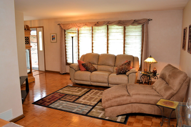 19126 Roy St, Lansing, IL 60438 photo 3