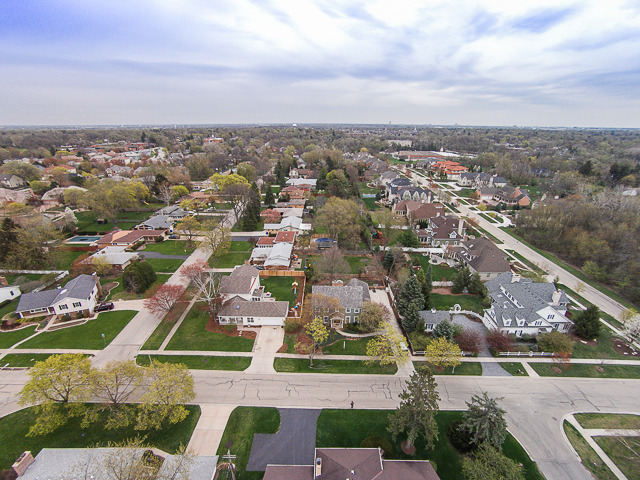 1355 N Summit St, Wheaton, IL 60187 photo 2
