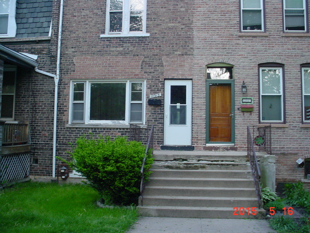 11315 S Champlain Ave, Chicago, IL 60628 photo 1