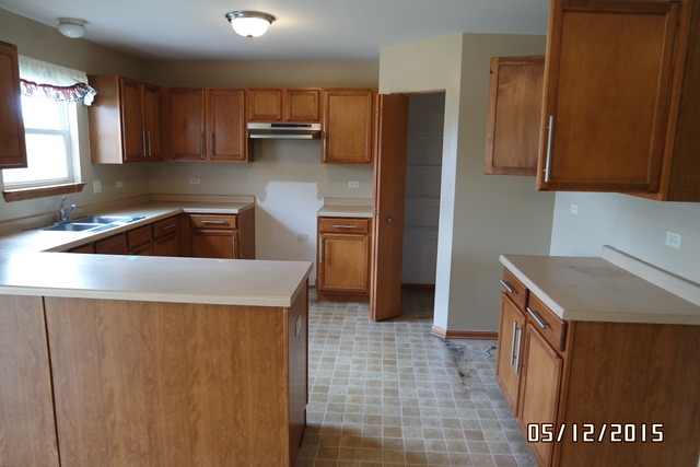 1715 Kenicott Ln, Plainfield, IL 60586 photo 6