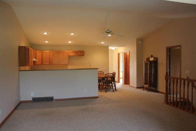 15439 Henry Rd #b, Morrison, IL 61270 photo 3