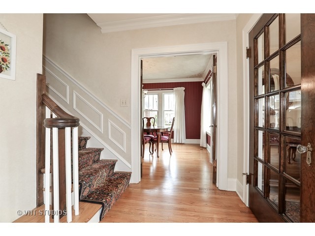 260 E May St, Elmhurst, IL 60126 photo 1