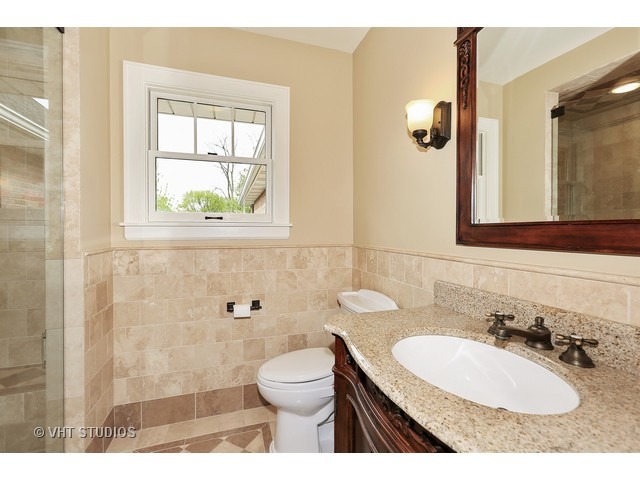 260 E May St, Elmhurst, IL 60126 photo 11