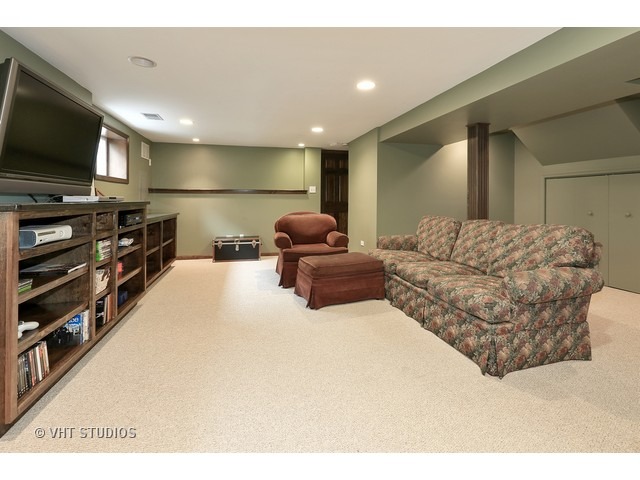 260 E May St, Elmhurst, IL 60126 photo 18