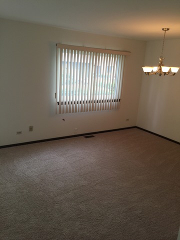 493 Crow Ln, Wheeling, IL 60090 photo 10