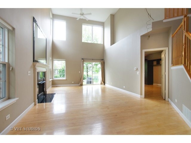 262 Bay Dr, Itasca, IL 60143 photo 1