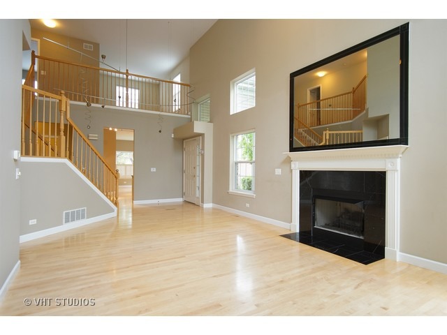 262 Bay Dr, Itasca, IL 60143 photo 2