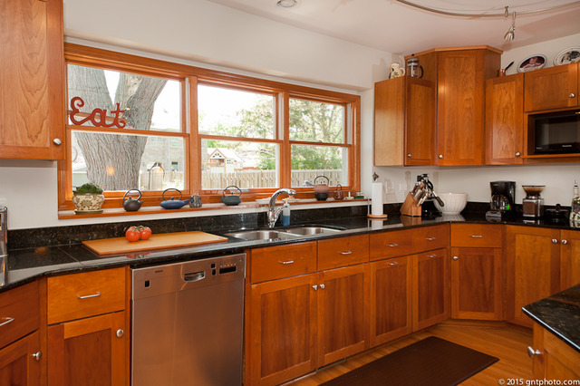 246 E Oneida Ave, Elmhurst, IL 60126 photo 8