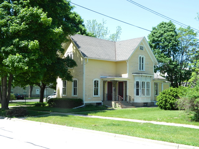 335 First St, Batavia, IL 60510 photo 1