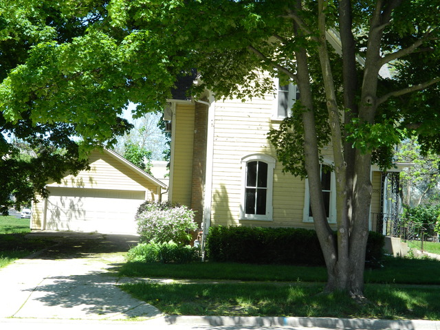 335 First St, Batavia, IL 60510 photo 2