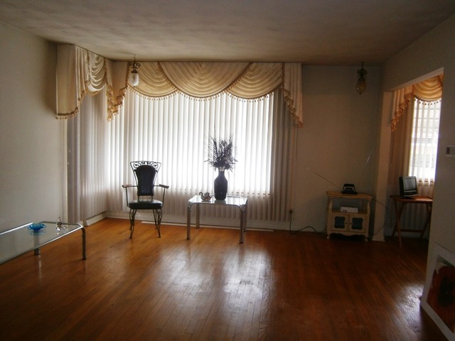 373 E 87th Pl, Chicago, IL 60619 photo 2
