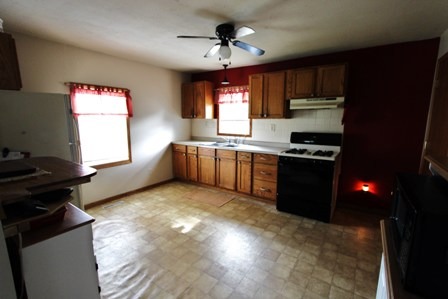 119 N Main St, Seneca, IL 61360 photo 6