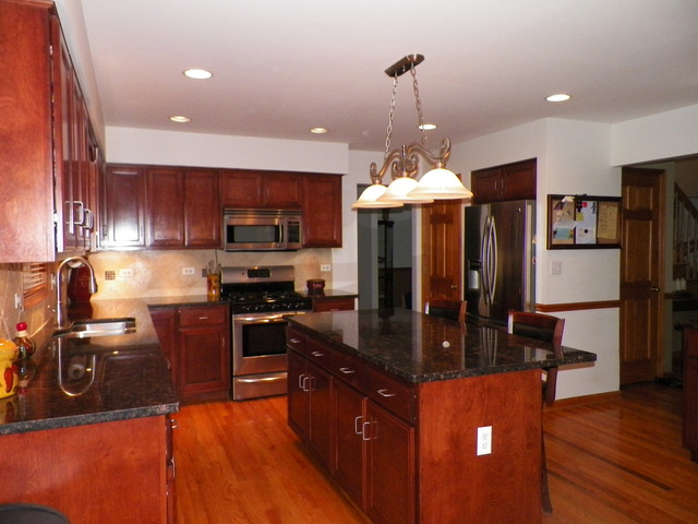 2023 Gleneagle Dr, Plainfield, IL 60586 photo 9