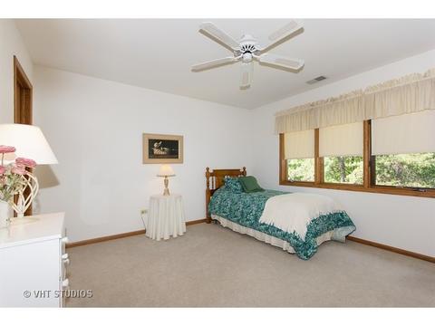 1361 Gordon Ln, Lemont, IL 60439 photo 8
