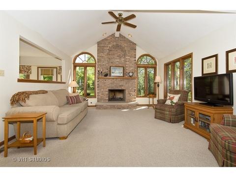 1361 Gordon Ln, Lemont, IL 60439 photo 5