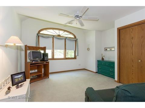 1361 Gordon Ln, Lemont, IL 60439 photo 9