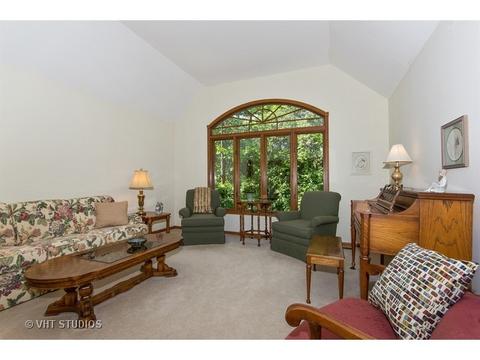 1361 Gordon Ln, Lemont, IL 60439 photo 2