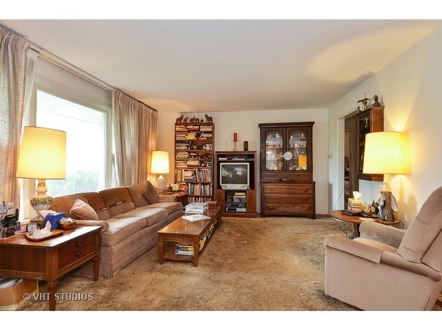 401 Warren Rd, Glenview, IL 60025 photo 3