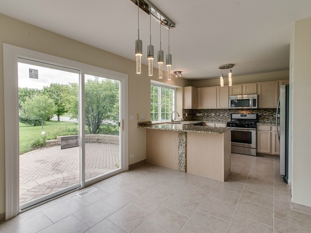 505 Ivory Ln, Bartlett, IL 60103 photo 7