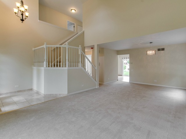 505 Ivory Ln, Bartlett, IL 60103 photo 2