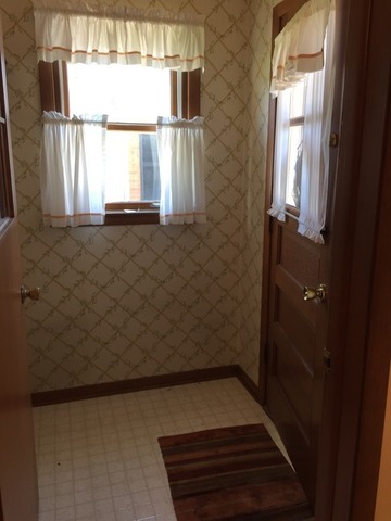 1015 E 8th St, Lockport, IL 60441 photo 9