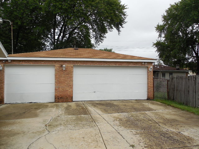 16048 Cambridge Ct, Markham, IL 60428 photo 2