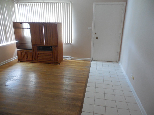 16048 Cambridge Ct, Markham, IL 60428 photo 4
