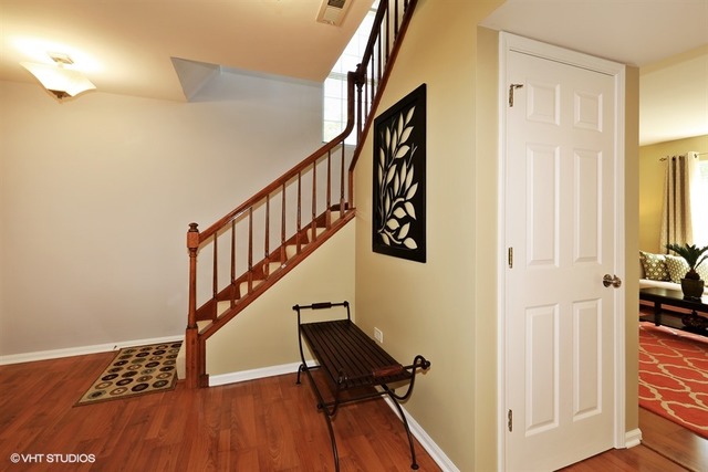 235 11th St #a, Wheeling, IL 60090 photo 2