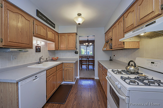 1425 Blackburn St, Wheaton, IL 60189 photo 1