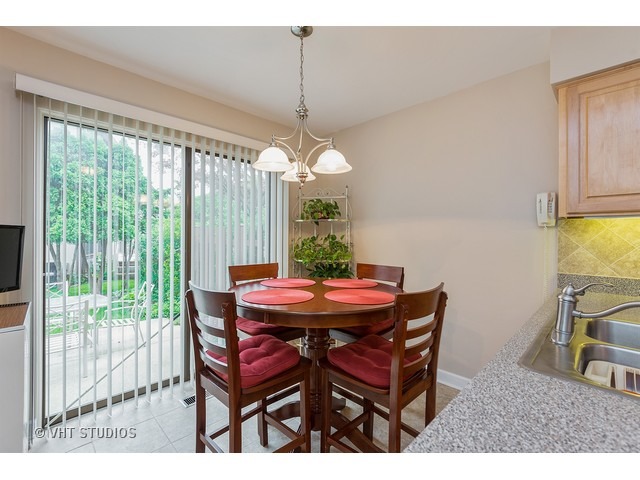 306 Partridge Ln #306, Wheeling, IL 60090 photo 5
