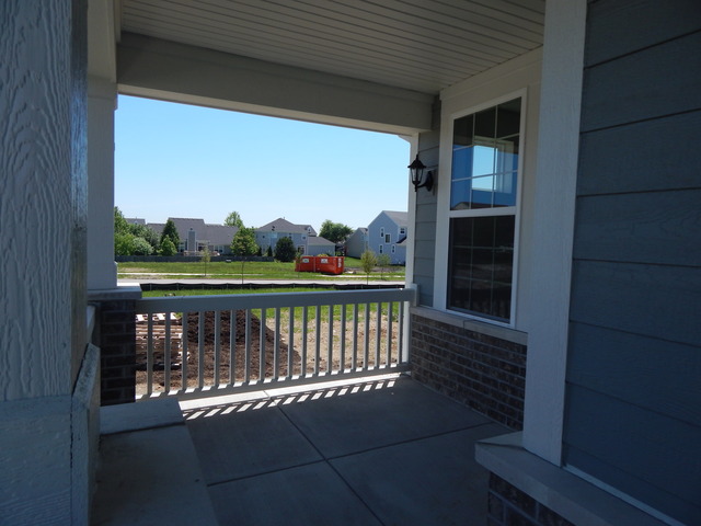 3303 Wanskuck St, Elgin, IL 60124 photo 2