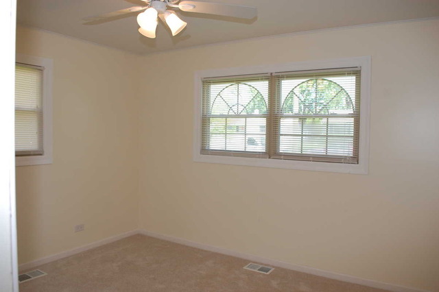 2205 St James St, Rolling Meadows, IL 60008 photo 5