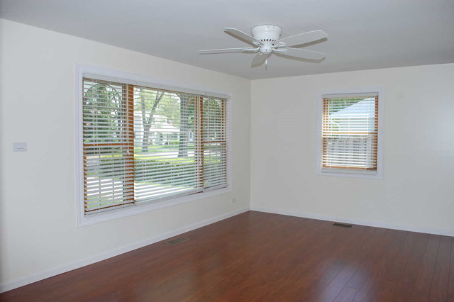 2205 St James St, Rolling Meadows, IL 60008 photo 3