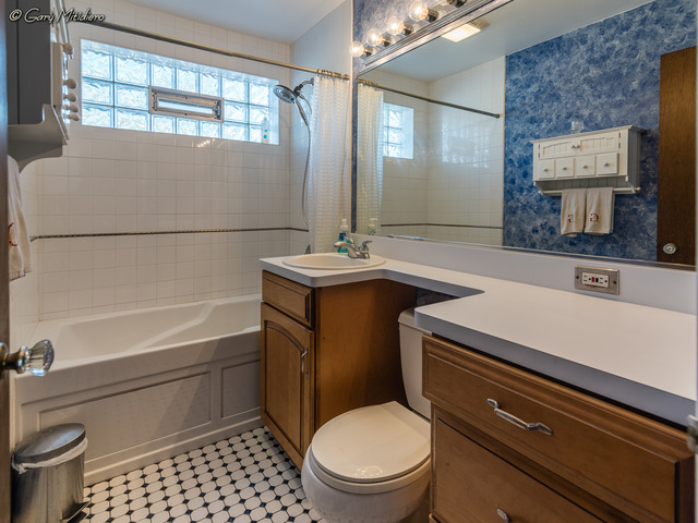 17527 Burnham Ave, Lansing, IL 60438 photo 9