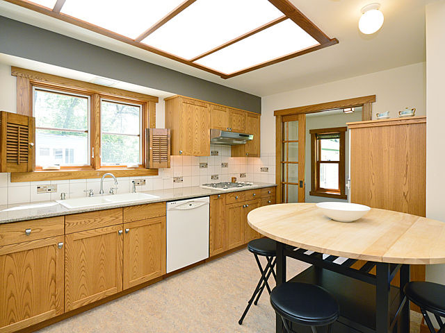 141 E Pine Ave, Roselle, IL 60172 photo 7