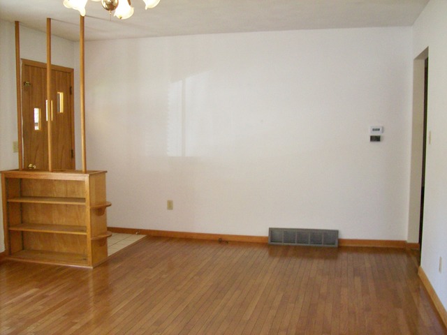 802 E 12th St, Sterling, IL 61081 photo 2