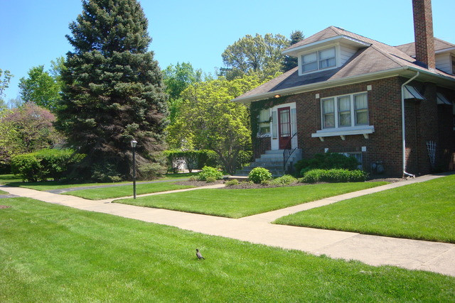 2249 Dewes St, Glenview, IL 60025 photo 9