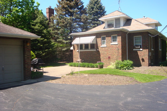 2249 Dewes St, Glenview, IL 60025 photo 11
