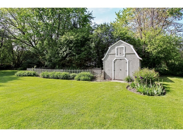 4010 Phyllis Rd, Northbrook, IL 60062 photo 15